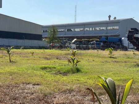 ขายที่ดิน บางนา กม.25 (พื้นที่สีแดง) เนื้อที่ 4 ไร่ 3 ตรว. ติดถนนบางนา-ตราด ฝั่งขาออก โทร 090-6360022